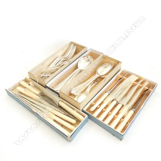 WALKER & HALL SILVER PLATED 6 PLACE. 36 PIECE CUTLERY SET with 'BONE' HANDLED KNIVES