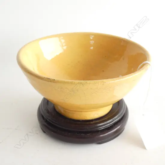ATTRIB. MING DYNASTY YELLOW BOWL w WOODEN STAND  DIA 120MM