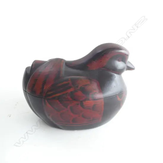 CHINESE LACQUERED LIDDED 'DUCK' CONTAINER L.215mm