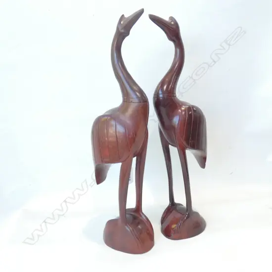 PR OF CARVED WOODEN CRANE BIRDS H 390 MM