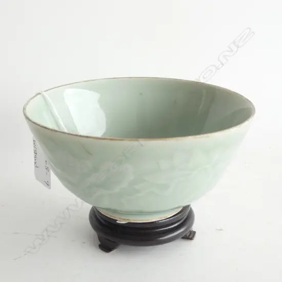 OLD CHINESE CELADON BOWL (DIA 130MM) w WOODEN STAND