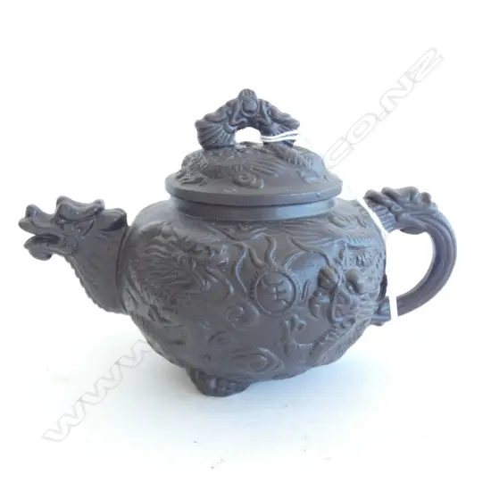 CHINESE CERAMIC TEAPOT L.170mm