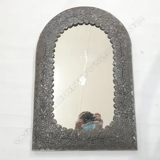 TIN FRAMED MIRROR 595x400mm