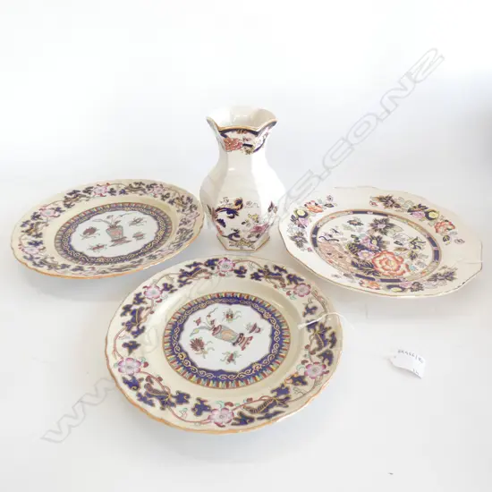 MASONS IRONSTONE 3 PLATES & BLUE MANDERLAY VASE