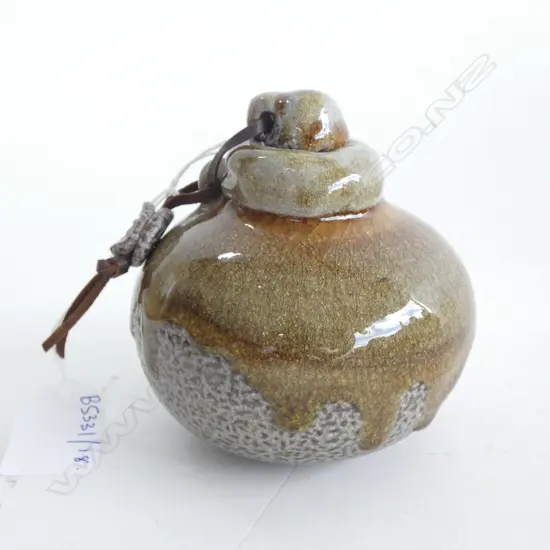 SALT GLAZED POISON BOTTLE STYLE OF CHESTER NEALIE 90mm dia