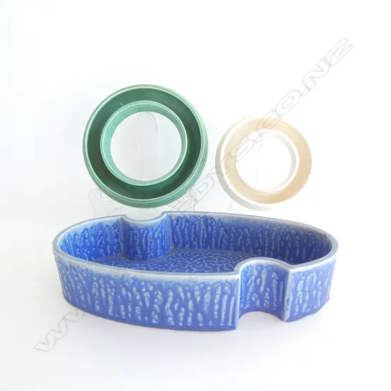 3 PCES CERAMICS; BLUE BOWL + 2 CIRCULAR 210mm dia