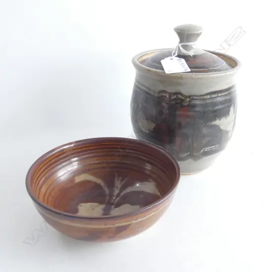 PETER STICHBURY (TYPE) LIDDED JAR H.160mm + BOWL