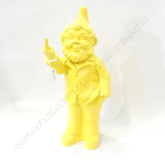 YELLOW GNOME GIVING THE FINGER H.350mm