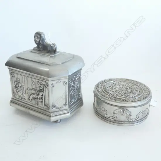 ENGLISH PEWTER LIDDED DISH - LION HANDLE L. 135MM & SELANGOR PEWTER ROUND CONTAINER DIA  105MM