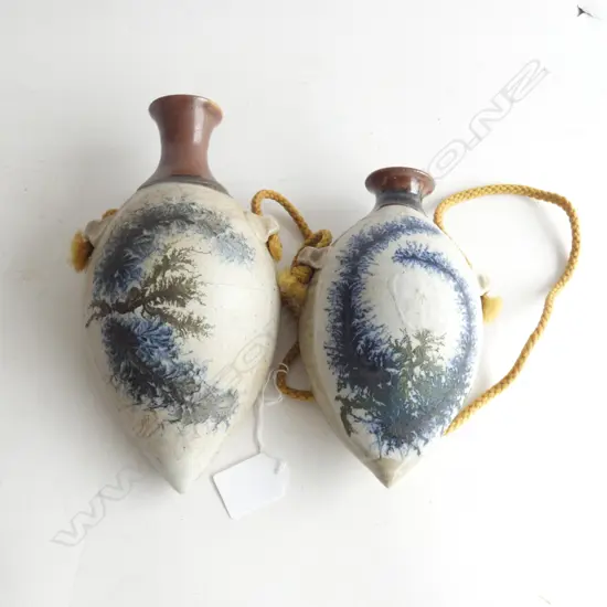 PR STUDIO POTTERY WALL FLASKS H.210mm