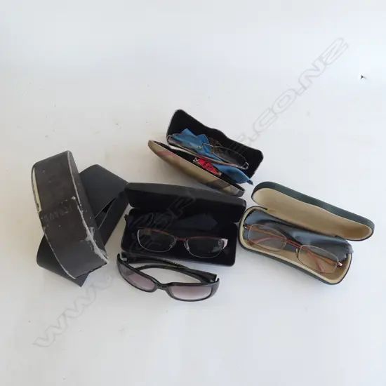 BAG OLD CASED EYE GLASSES + CK SUNGLASSES 