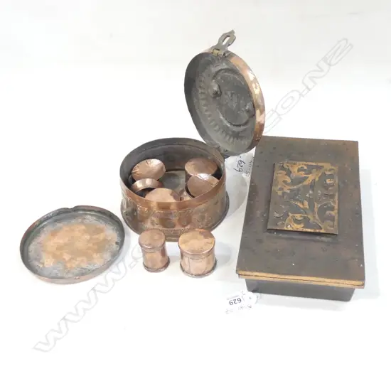 HEAVY COPPER TOBACCO CONTAINER (220 X 120MMM)& COPPER HINGED LIDDED BOX(DIA125MM) OF SM CUPS