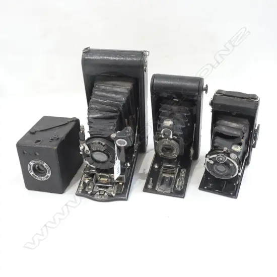 4 ANTIQUE CAMERAS INCL 3 FOLDING / 1 BOX