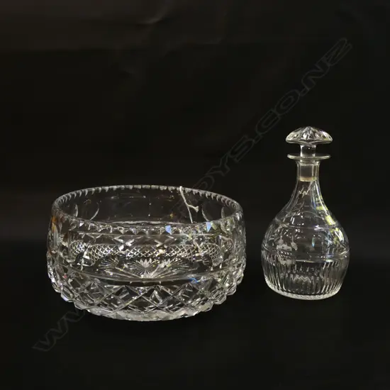 CRYSTAL BOWL DIA 200MM & SM GLASS BOTTLE W STOPPER H. 180MM