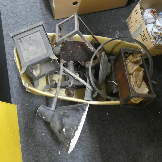 BOX LOT VINTAGE LIGHT FITTINGS