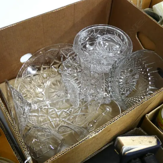 BOX LOT ASST CRYSTAL & GLASS BOWLS / COMPORTS ETC. 