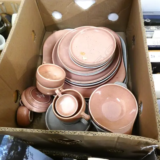 BOX LOT DINNERSET; RUSSEL WRIGHT FOR STEUBENVILLE 'AMERICAN MODERN' 
