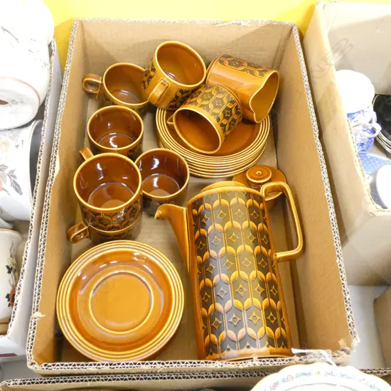 BOX HORNSEA HEIRLOOM SET; INCL COFFEE POT / TRIOS ETC.