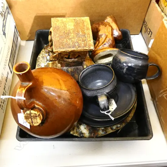 8 POTTERY PCES; PR MURRAY CLAYTON CUP & SAUCERS, OVAL PLATTER L.340mm, CARAFE, 2 ART PCES 