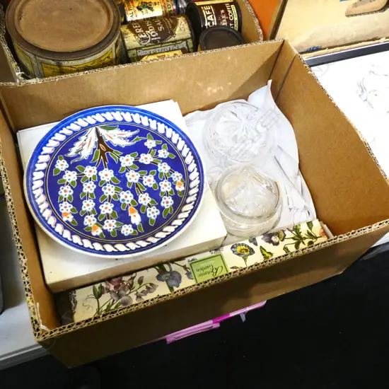 BOX LOT ASST INCL ROYAL DOULTON COLLECTOR PLATES; PORTMEIRION KNIFE ETC..