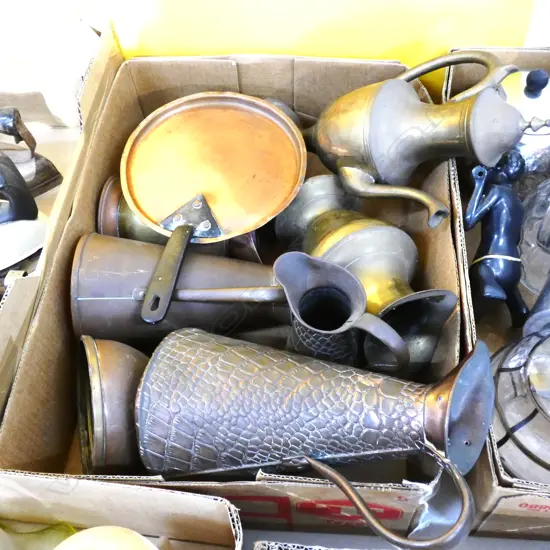 BOX OLD COPPER & BRASS JUGS