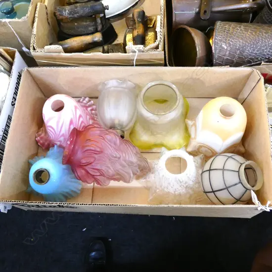 BOX LOT ANTIQUE & VINTAGE GLASS LIGHT SHADES