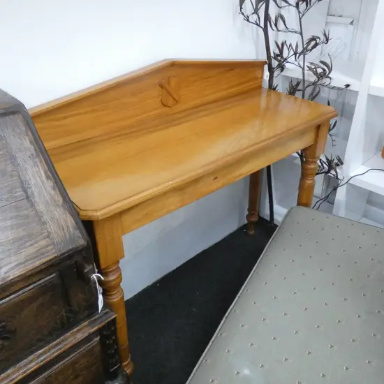 KAURI HALL TABLE W.1070mm D.400mm H.980mm