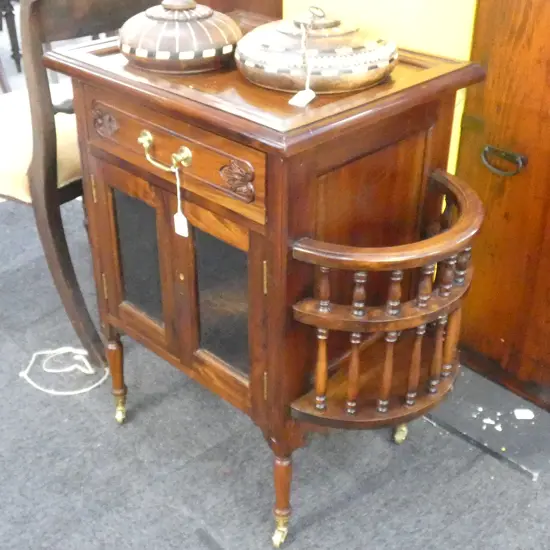 SM TEAK CABINET ON CASTORS WITH SIDE MAGAZINE RACKS  760 X 450MM