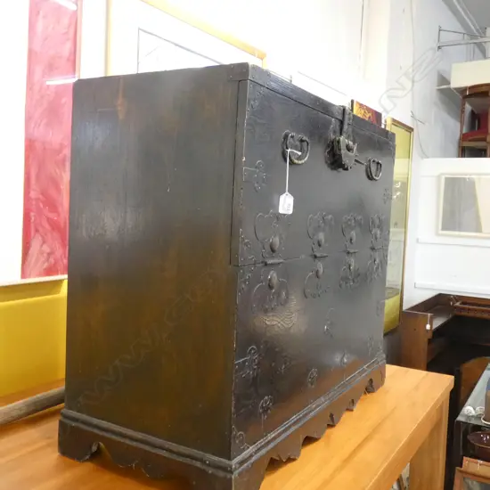 VINTAGE DARK WOOD ORIENTAL CABINET 380 X 715 X 815MM