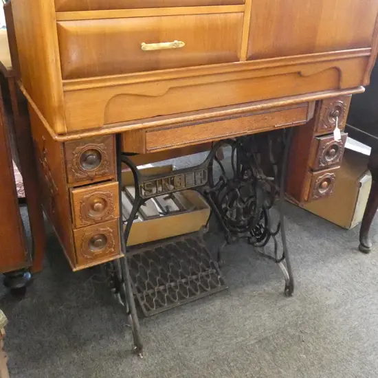 OLD SINGER WOODEN & WROUGHT IRON SEWING MACHINE CABINET -(L900MM) INCL. SEWING MACHINE...