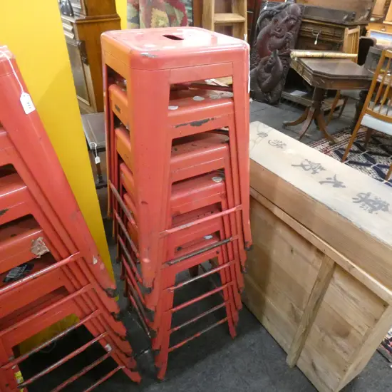 6 RED METAL STOOLS H.660mm