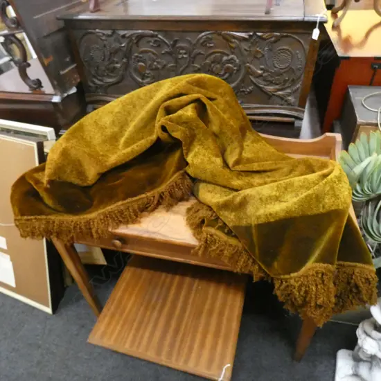 LG EDWARDIAN BROWN VELVET TABLECLOTH