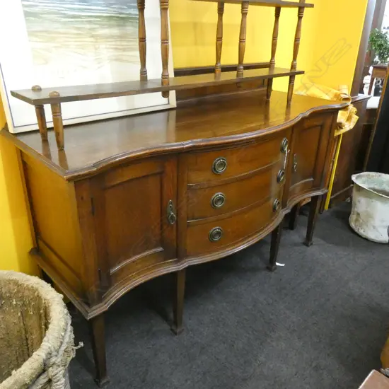 LG OAK BOW FRONTED SIDEBOARD 1680 X 600 X 1100MM