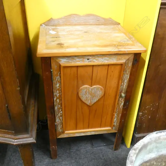 KAURI BEDSIDE CABINET 350x450x700mm