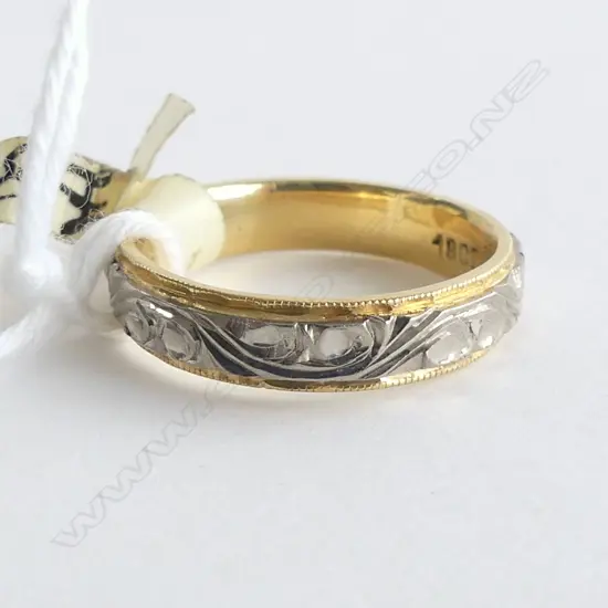 18CT & ENGRAVED PALLADIUM BAND RING NEW OLD STOCK 4.48gms