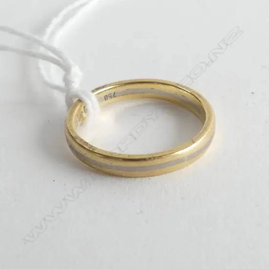 18CT YELLOW & WHITE GOLD BAND RING 2.96gms