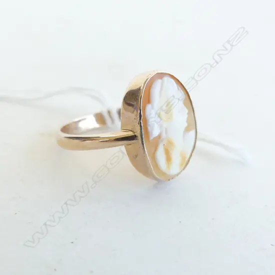 9CT ROSE GOLD CAMEO RING 3.6 GRAMS