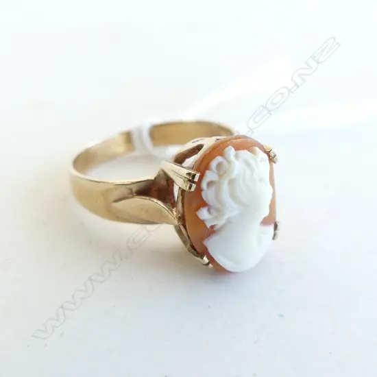 9CT CAMEO RING 4.3 GRAMS