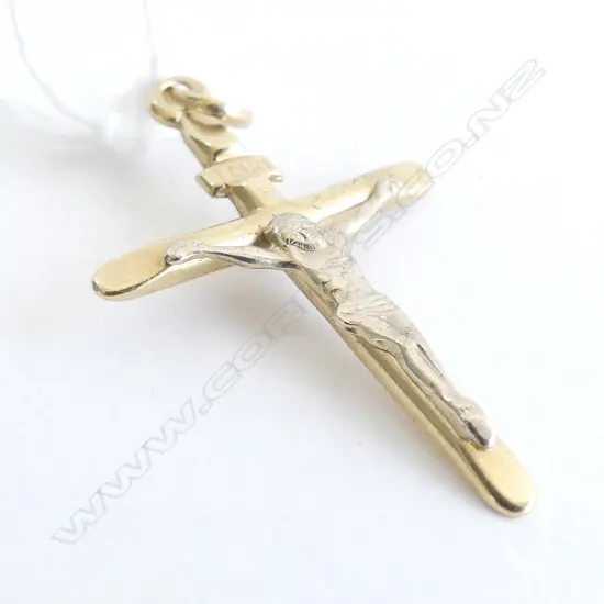 14CT GOLD CRUCFIX PENDANT 0.85gm