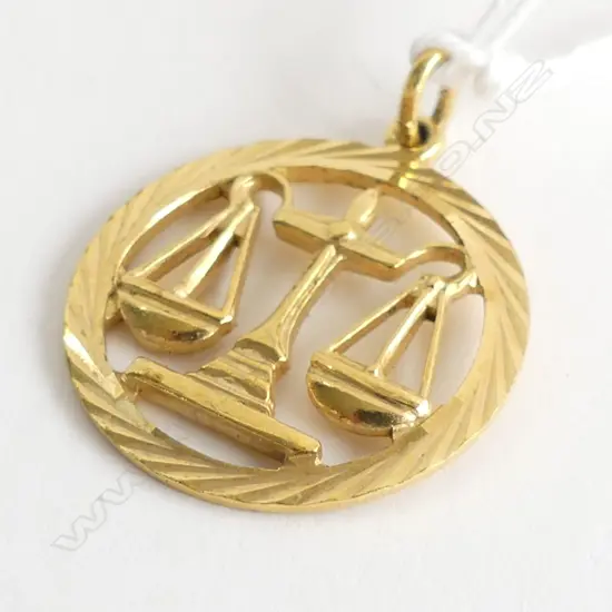 (69) 19CT GOLD LIBRA SCALES CHARM 1.9gm
