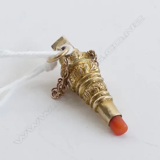 9 CT  GOLD AND CORAL TEETHING WHISTLE CHARM L 25 MM(1.3 gms)