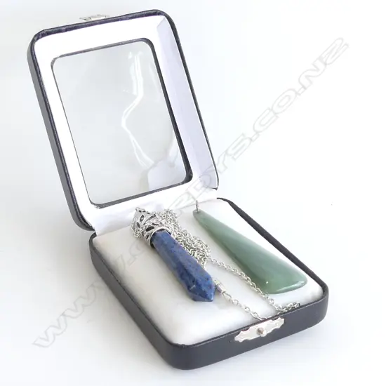 2 PENDANTS. LAPIS & POUNAMU