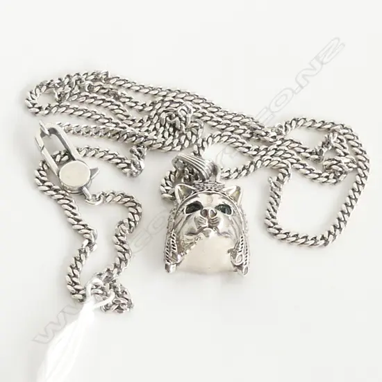 CONTEMPORY SILVER EGYPTIAN CAT HEAD PENDANT ON CHAIN