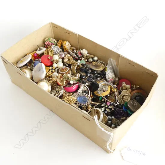 ASST. COSTUME EARRINGS