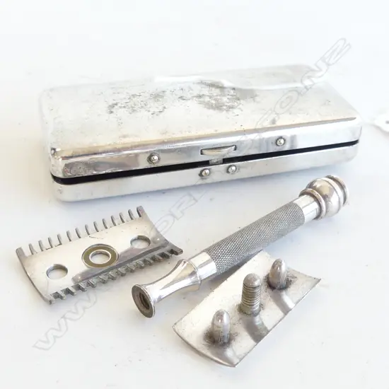 SILVER PLATE BOX FOR SAFETY RAZOR
