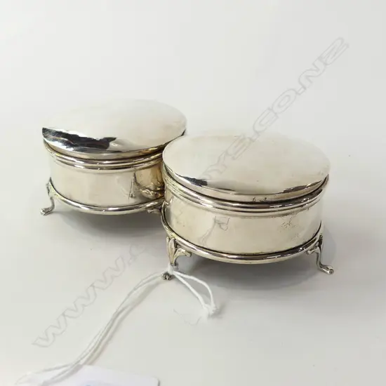 PAIR OF SILVER TRINKET BOXES CHESTER 1919 106gm