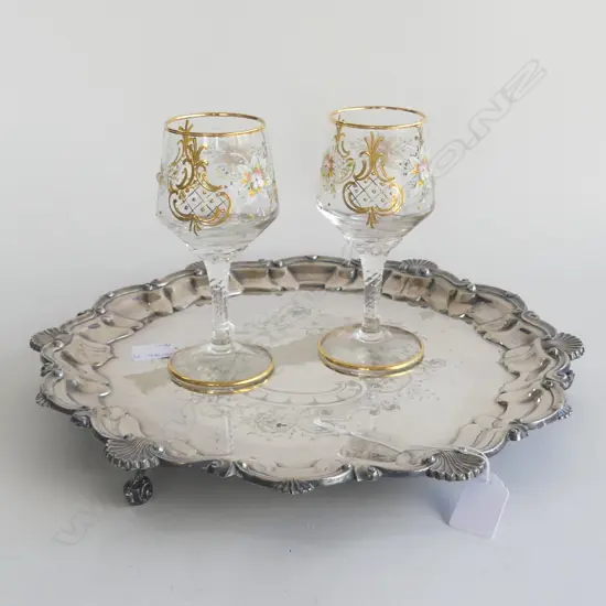 ORNATE ROUND SILVER PLATE TRAY (DIA 370MM ) + 2 VENETIAN GLASS WINE GLASSES (H 160MM)
