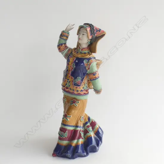 CERAMIC ORIENTAL WOMAN H.260mm fingers missing