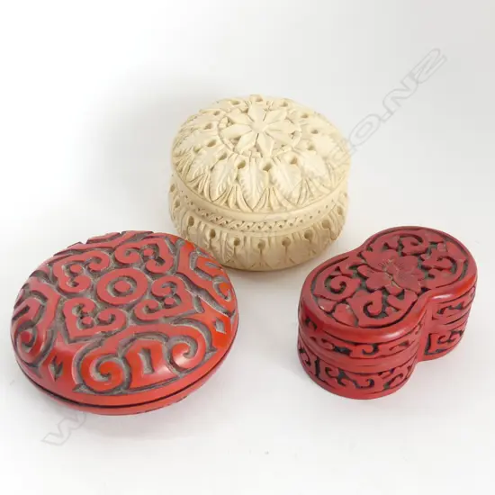 3 SM VINTAGE LIDDED BOXES; ONE MEERSCHAUM (DIA 70MM) & 2 CINEBAR