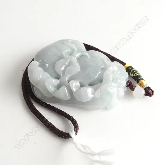 CHINESE PALE GREEN JADE CARVED PENDANT GOURD & FLOWERING VINE